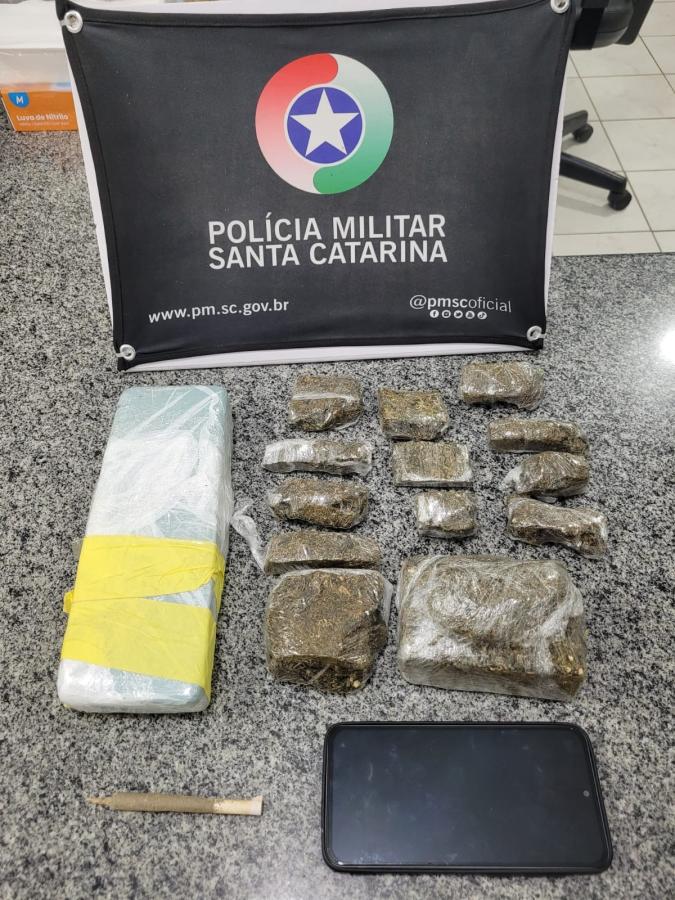 Jovem é preso pela PM por tráfico de drogas Campos Novos