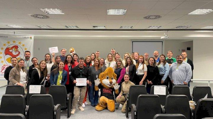 Pais concluem curso do Proerd com foco no fortalecimento de laços