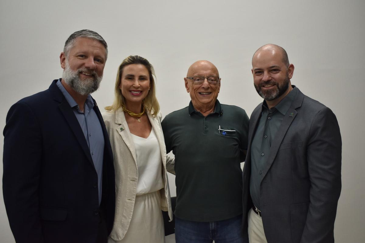 Esperidião Amin destina emenda de 500 mil para projeto de ciência da Funoesc