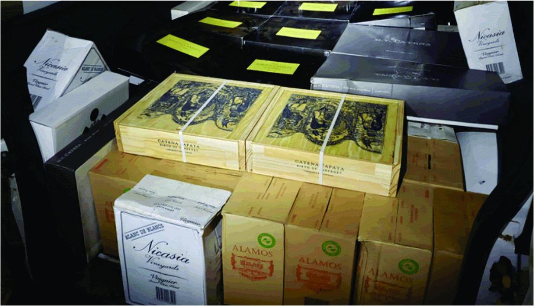 170 caixas de vinho são apreendidas na SC-477