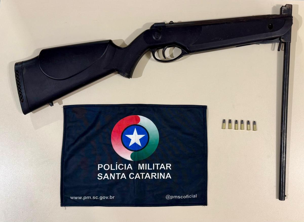Prisão por porte irregular de arma de fogo em Videira