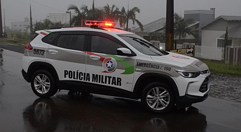 Policial Militar de folga age rápido e ajuda a PM prender homem com extensa ficha criminal em Joaçaba