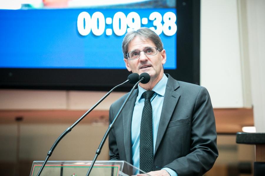 Aprovado projeto do dep. Saretta que regulamenta guia turístico em SC