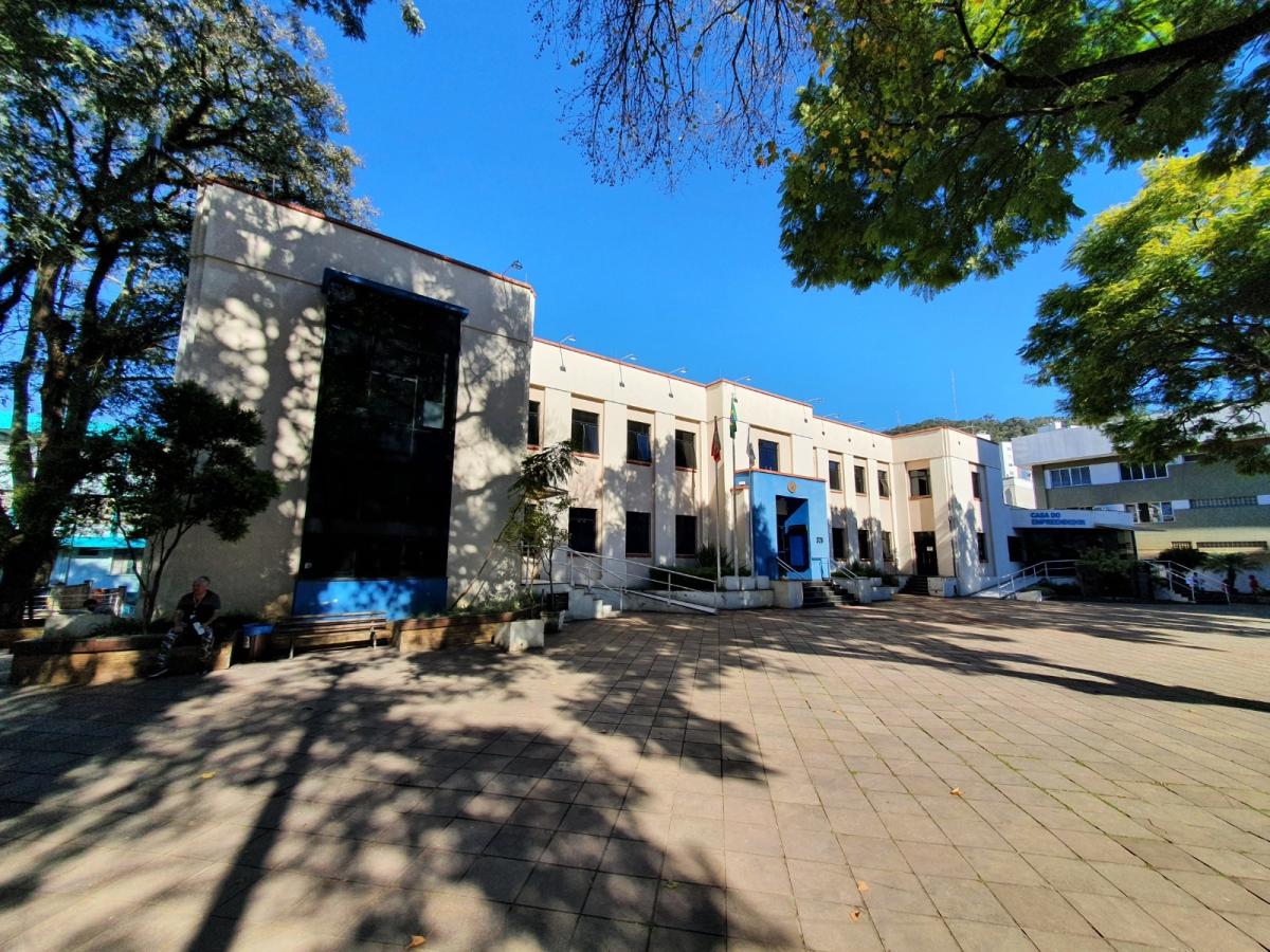Prefeitura de Joaçaba antecipará primeira parcela do 13º salário dos servidores