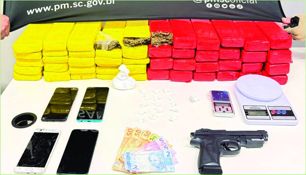 PM prende mulher em “boca de fumo” no centro de Joaçaba