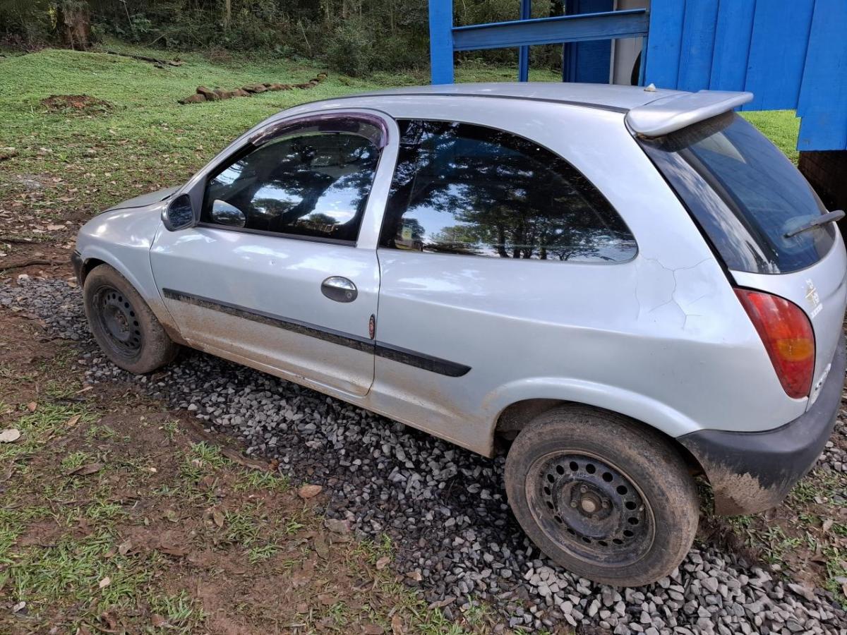 Polícia Militar recupera em Erval Velho veículo com registro de furto