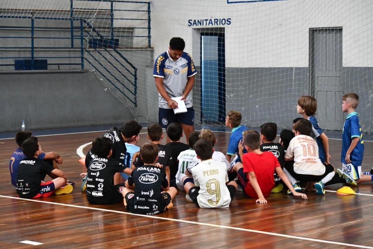 Escola Joaçaba de Futsal fortalece base e núcleos de iniciação com nova metodologia de ensino