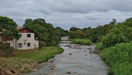 União na Despoluição do Rio das Pedras, em Videira