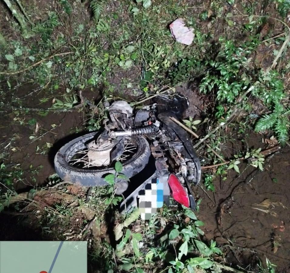 Motociclista morre em acidente entre carro e moto na BR-470