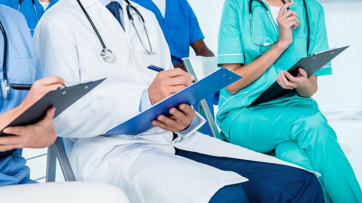 Um terço dos cursos de Medicina são mal avaliados em exame nacional do MEC