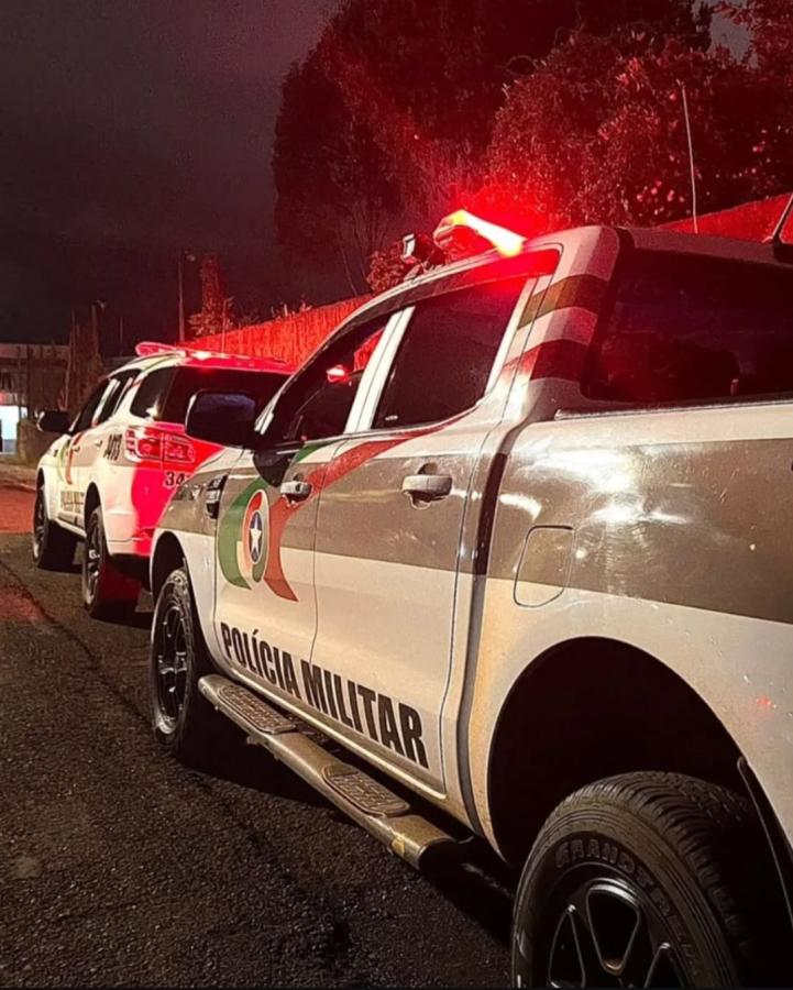 Jovem é encontrado morto enrolado em coberta, debaixo da cama, em Catanduvas