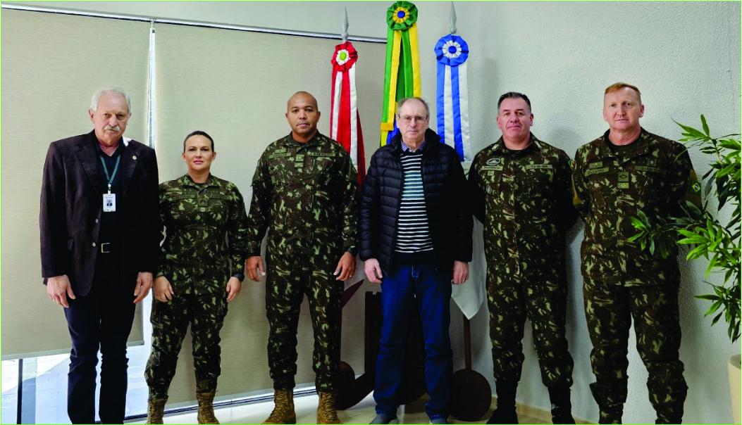 Autoridades da 5ª Região Militar visitam Joaçaba e destacam gestão e apoio ao Tiro de Guerra 05-008