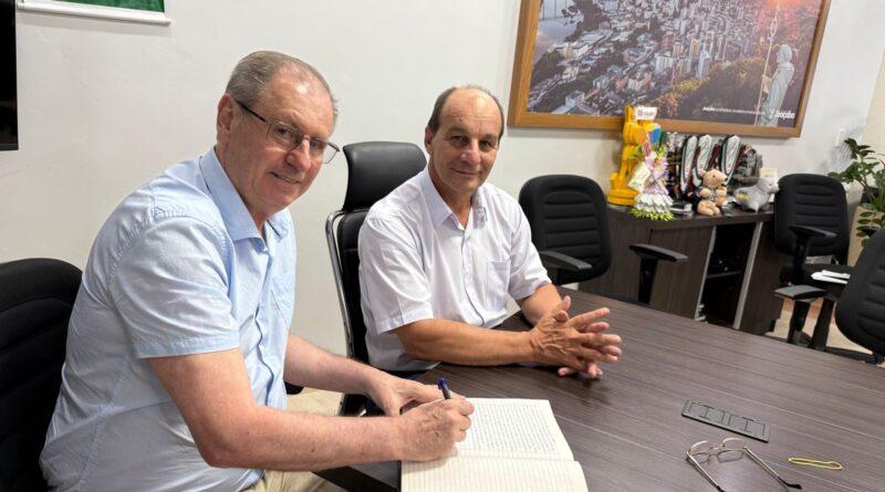 Quem sabe o Prefeito em Exercício tenha coragem de chamar a imprensa para explicar desvio de recursos