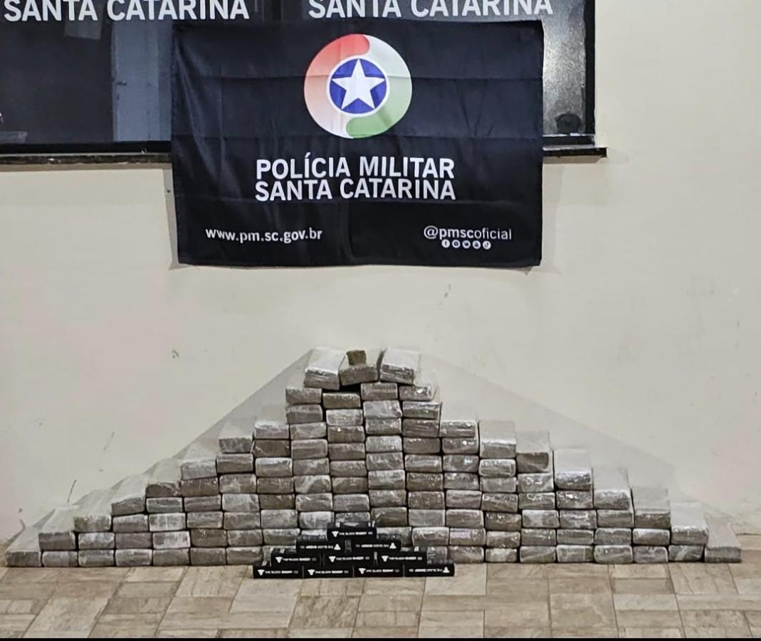 Apreensão de 100 quilos de maconha que ia para Criciúma