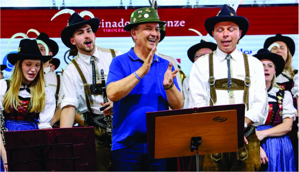 Governador Jorginho Mello participa da Tirolerfest em Treze Tílias