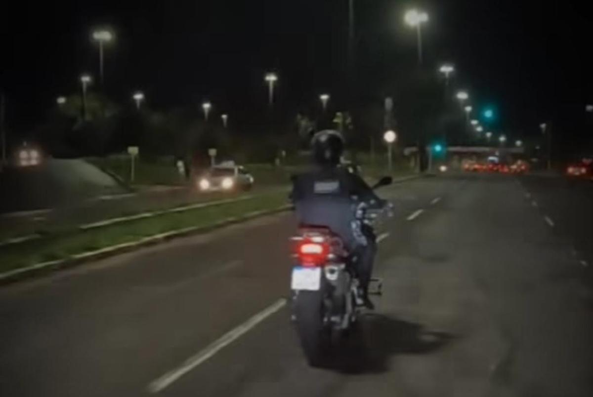 Jovem foge da PM com motocicleta, mas acaba detido