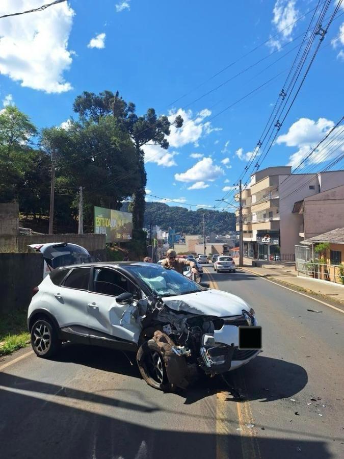 PM atende acidente de trânsito com pessoa ferida em Joaçaba