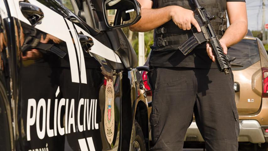 Polícia cumpre mandado de prisão contra mulher