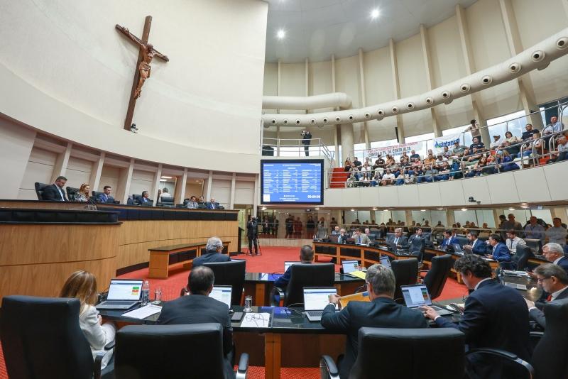 Projeto que veda cotas nas Instituições Públicas é aprovado na Alesc