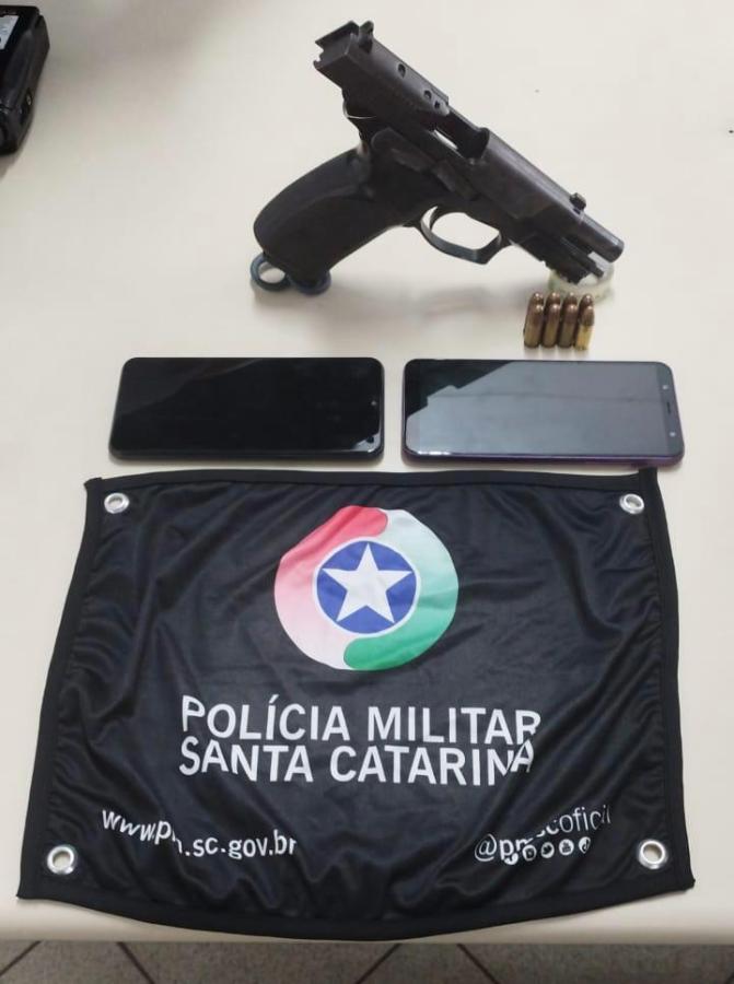 PM apreende arma de fogo em Herval d'Oeste durante Operação Força Total