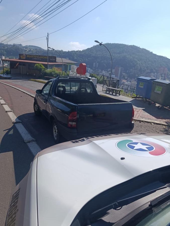 Polícia Militar recupera veículo furtado e prende homem em Joaçaba