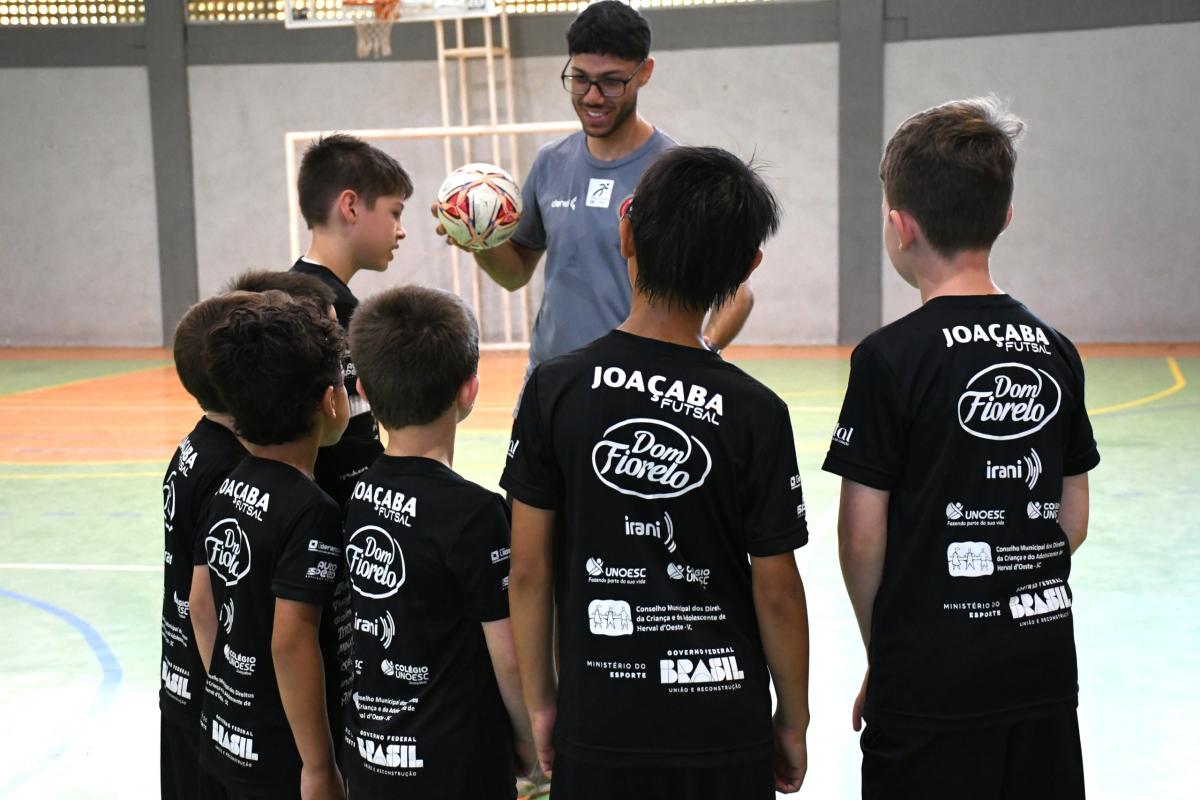 Escola de Futsal abre inscrições para núcleos de iniciação em Joaçaba e Herval d’Oeste