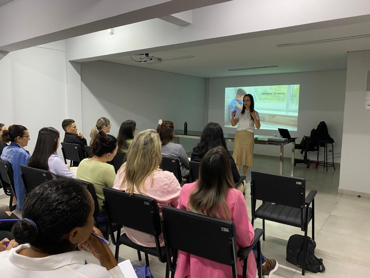 Joaçaba realiza curso de capacitação para equipes da escuta especializada