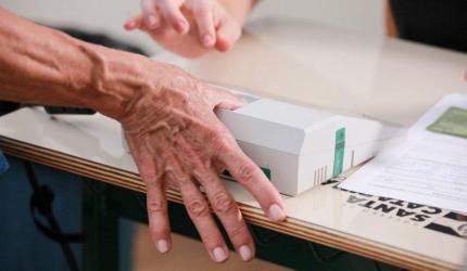 Perfil do eleitorado de SC muda e pode influenciar a votação em 2026