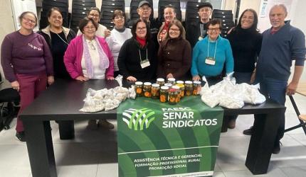 Capacitação de idosos no cultivo de plantas medicinais em Joaçaba