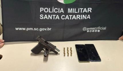 PM apreende arma de fogo e conduz cinco envolvidos em Joaçaba