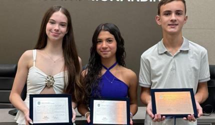 Moções aos atletas de Badminton e aluno vencedor da Olimpíada de Matemática