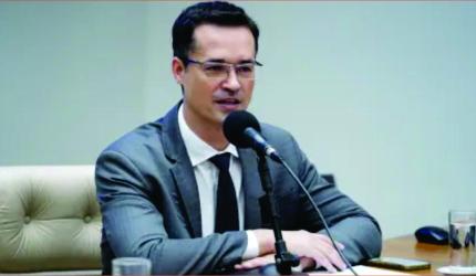 Deltan Dallagnol diz que está elegível após decisão do TSE no dia do 1º turno.