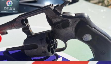 Homem é preso por porte ilegal e disparo de arma de fogo em Campos Novos