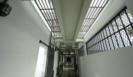 Justiça cassa decisão do TCE e autoriza construção de vagas em presídios em SC