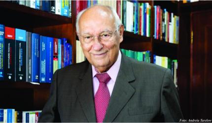"O POVO COME PÃO, NÃO IDEOLOGIA":