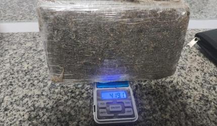 Mulher com “meio da verde” pediu para ser presa