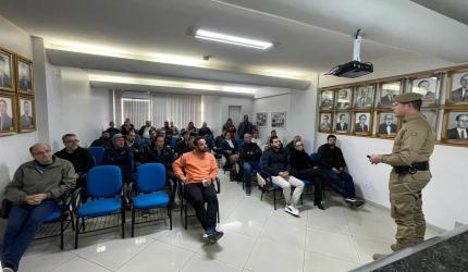 Polícia Militar realiza reunião em Joaçaba com empresários sobre serviço de motofrete