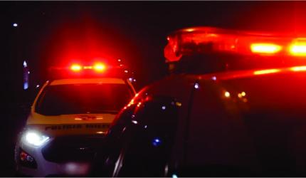 PM atende vias de fato + atropelamento, em frente a casa noturna de Videira