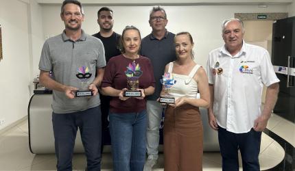 Loja Bortoluzzi vence concurso de vitrines com tema de Carnaval