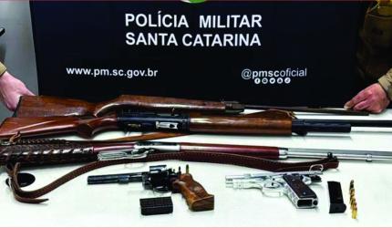 PM prende dois homens por tentativa de homicídio e apreende armas de fogo em Erval Velho