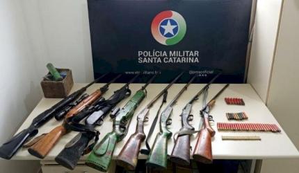 Violência doméstica resulta em apreensão de cinco armas de fogo