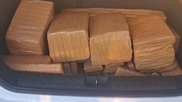 Mulher é presa com 210 kg de maconha em Joinville